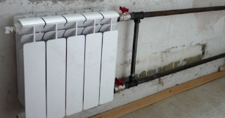 Установка биметаллических радиаторов отопления в квартире в Саратове - от 2032 руб.